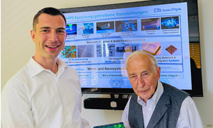 Transfer of knowledge across generations: Bernd Hoefflinger welcomes Niels Quack