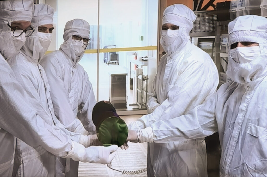 IMS CHIPS footage of the pilot line for Q.ANT’s photonic chips – now on TV at SAT.1 and ProSiebe